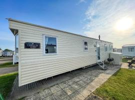 Superb 8 Berth Caravan At Caister Beach In Norfolk Ref 30073f, budgethotell i Great Yarmouth