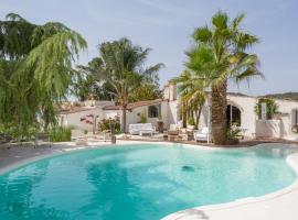 Le Rondini- Solo Adultos, hotel v destinaci Montrás