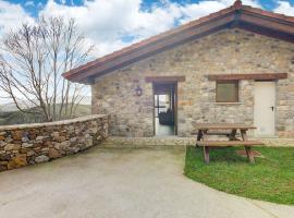Rustic apartment in Parres Asturias with a splendid view, מלון בBodes