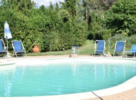 Restful Farmhouse near Forest in Vinci with Pool, loma-asunto kohteessa Vinci