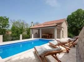 Stunning Home In Zmijavci With Outdoor Swimming Pool, Wifi And 3 Bedrooms