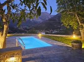 Patriko-Cozy villa on the foot of the mountains, hotel with parking in Ammoudari