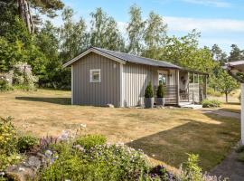 Chalet Ringsegård Höjden - HAL045 by Interhome, cottage ở Falkenberg