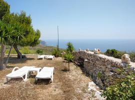 Lithahiro stone house