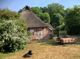 Holiday Home Reethuus by Interhome, hotel with parking in Gnarrenburg