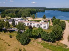 Omega Hotel, готель у місті Ольштин