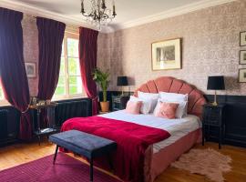 Chambre d'hôtes au Château Le Bas Bleu, Sarah Bernhardt, bed and breakfast en Quesnoy-le-Montant