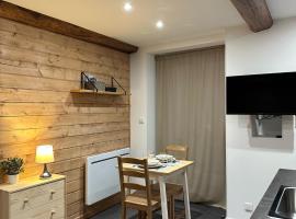 Studio RDC La Tour, hotel a Saint-Étienne-de-Tinée