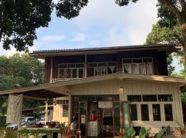 Yor Song Hostel Pai, hostel σε Kampong Huaibū