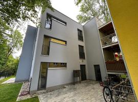 MM Lodge - Apartments in Innenstadtlage mit Parkplatz: Augsburg şehrinde bir dağ evi