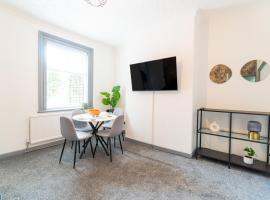 Stylish 3 Bedroom House - Central Location, hotell i Nottingham