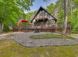 Gaylord Cabin with Game Room, Pool and Lake Access!, hotel in Gaylord