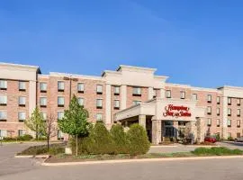Hampton Inn & Suites West Bend