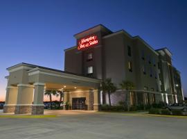 Hampton Inn & Suites Wiggins, хотел в Wiggins