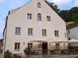 Gasthof zum Lehnerwirt, hotel econômico em Breitenbrunn