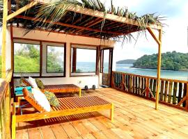 Infinity-house with direct access to the beach, holiday rental sa Santana