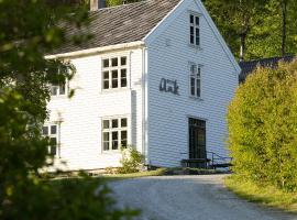 Hotel Aak, hotel em Åndalsnes