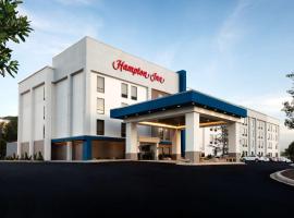 Hampton Inn Kingsport، فندق في كينغسبورت