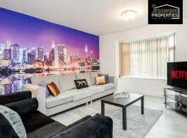 6 Bedroom Contractor House at Jesswood Properties Short Lets With Parking,Wifi & Pool Table