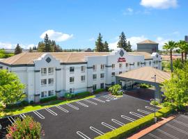 Hampton Inn & Suites Modesto - Salida، فندق في موديستو