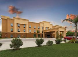 Hampton Inn Beeville, hotel v destinaci Beeville