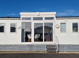 The Summer House, vila v mestu Heysham