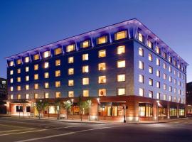 포틀랜드에 위치한 로맨틱 호텔 Hilton Garden Inn Portland Downtown Waterfront