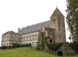 Chateau de Frasne, hotel económico em Frasne-le-Château