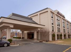 Hampton Inn Ridgefield Park โรงแรมที่มีที่จอดรถในRidgefield Park