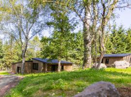 Lodges de Lemptégy, hotel cerca de Vulcania, Saint-Ours