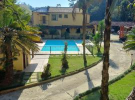 Pousada Green Garden, hotel with pools in Engenheiro Paulo de Frontin