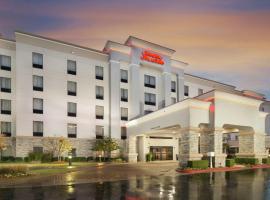 Hampton Inn and Suites Tulsa/Catoosa, hotel with hot tubs in Catoosa