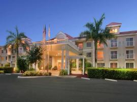 DoubleTree Suites by Hilton Naples, hotel blizu znamenitosti Quail Village Golf Club, Naples