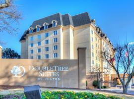 Doubletree Suites by Hilton at The Battery Atlanta, hotel a prop de Truist Park, a Atlanta