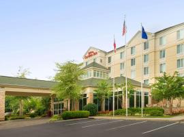 Hilton Garden Inn Atlanta NW/Kennesaw-Town Center, семеен хотел в Кенесоу