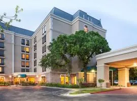 DoubleTree by Hilton Austin-University Area