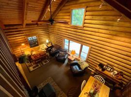3-Level Log Cabin near Silverwood - Tranquil, vacation home in Spirit Lake