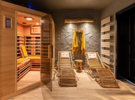 Einzigartige Traumwohnung mit Whirlpool & Sauna bietet Luxus und Erholung，Neuheilenbach的有停車位的飯店