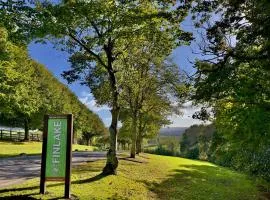 Spacious 3-Bed Lodge with Hot Tub Near Waterpark and Trails