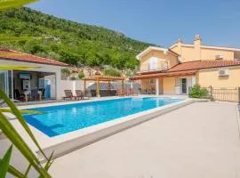 Lovely Home In Vrgorac With Sauna