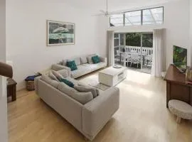 THE BAY - luxury accommodation by the sea