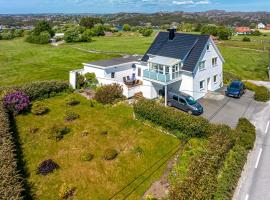 Beautiful Apartment In Egersund With Kitchen, hôtel à Egersund