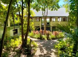 Jackaroo Treehouse Rainforest Retreat