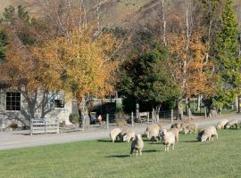 Bauchops Hill Station Farmstay, hotel with parking in Burkes Pass