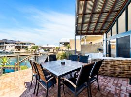 3 Bedroom Executive Holiday Home, alojamiento con cocina en Mandurah