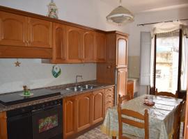 Appartamento ammobiliato, hotel din Pietraperzia