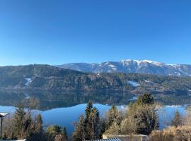 See- & Bergblick Millstatt, hotel s parkiralištem u gradu 'Millstatt'