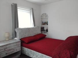 SOUTH COAST ROOM WITH PARKING SPACE NEAR THE BEACh, alloggio vicino alla spiaggia a Poole