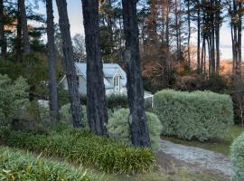 Carramar Coach House, Romantic Falls Retreat, loma-asunto kohteessa Wentworth Falls