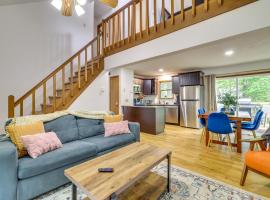 Poconos Family Getaway with Game Room and Deck!, cottage in Tobyhanna